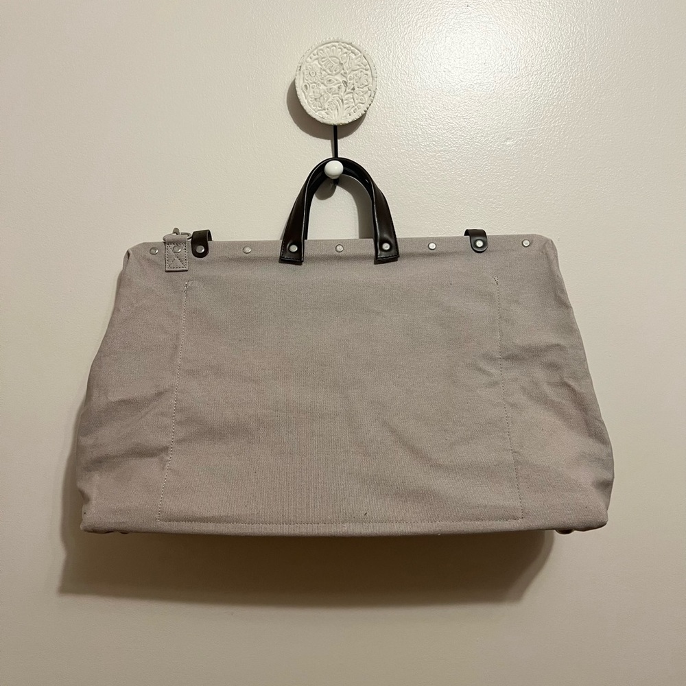 Minimalist Gray and Brown Weekender travel bag - Picture 10 of 13
